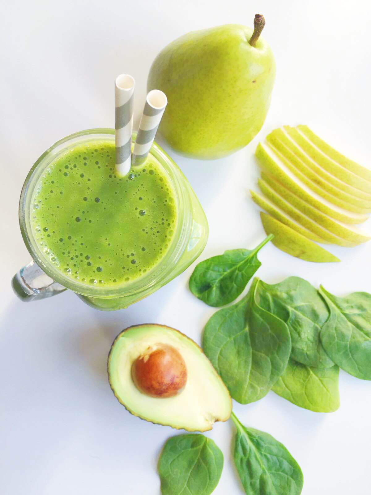Pear, Vanilla, Avocado & Spinach Smoothie