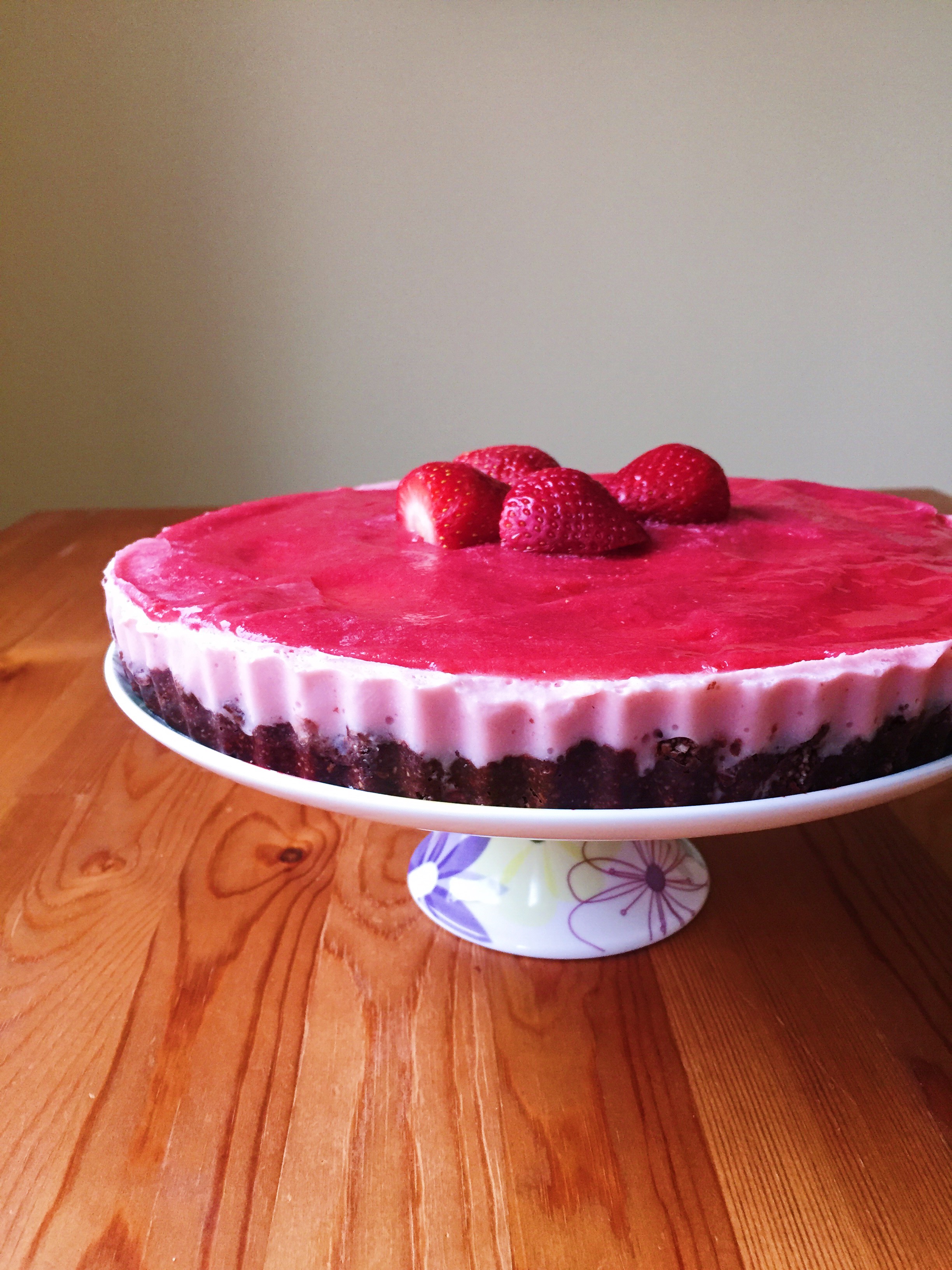 Strawberry & Oreo Raw Cheesecake