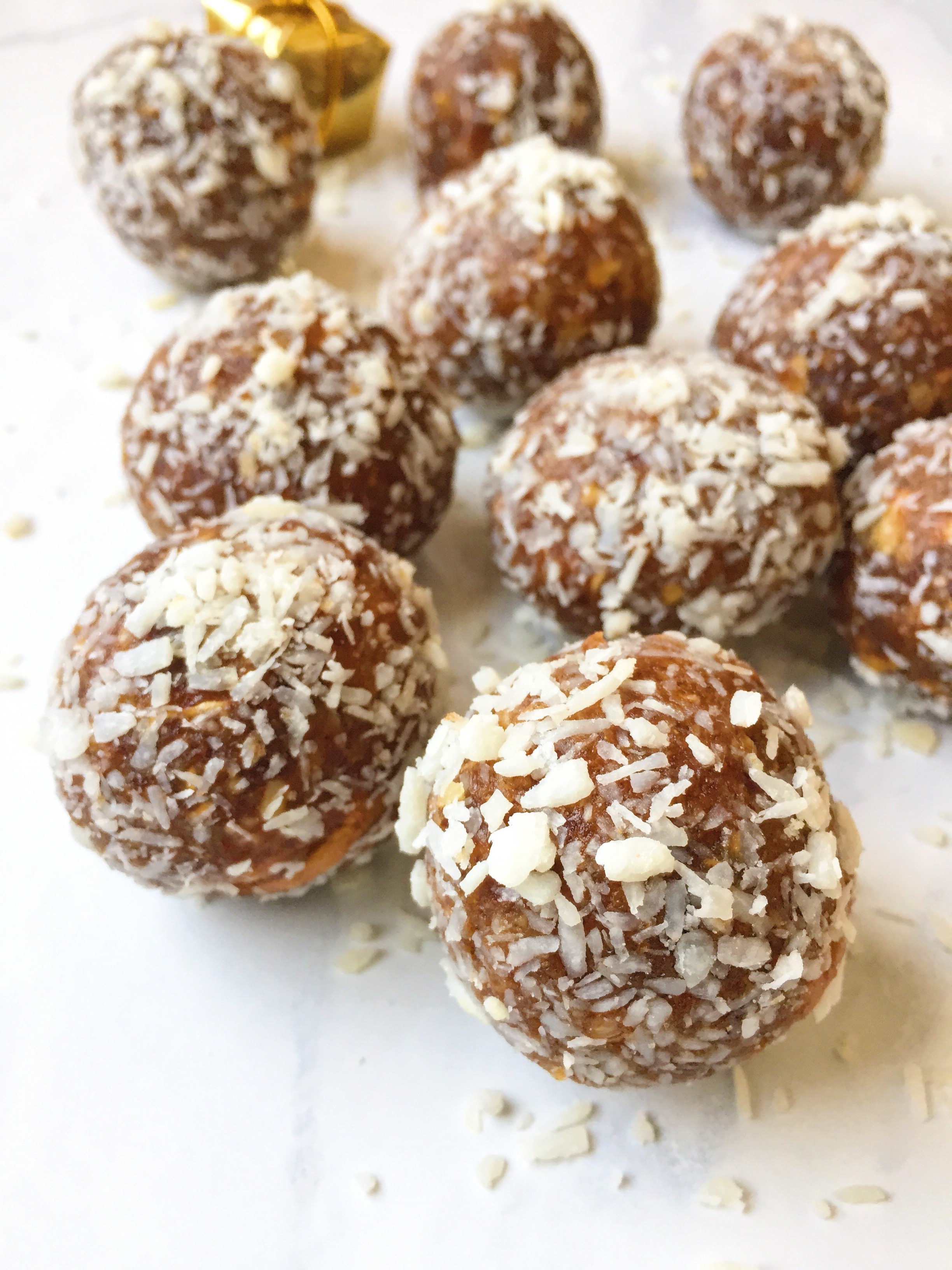 No-Bake Gingerbread & Caramel Bliss Balls
