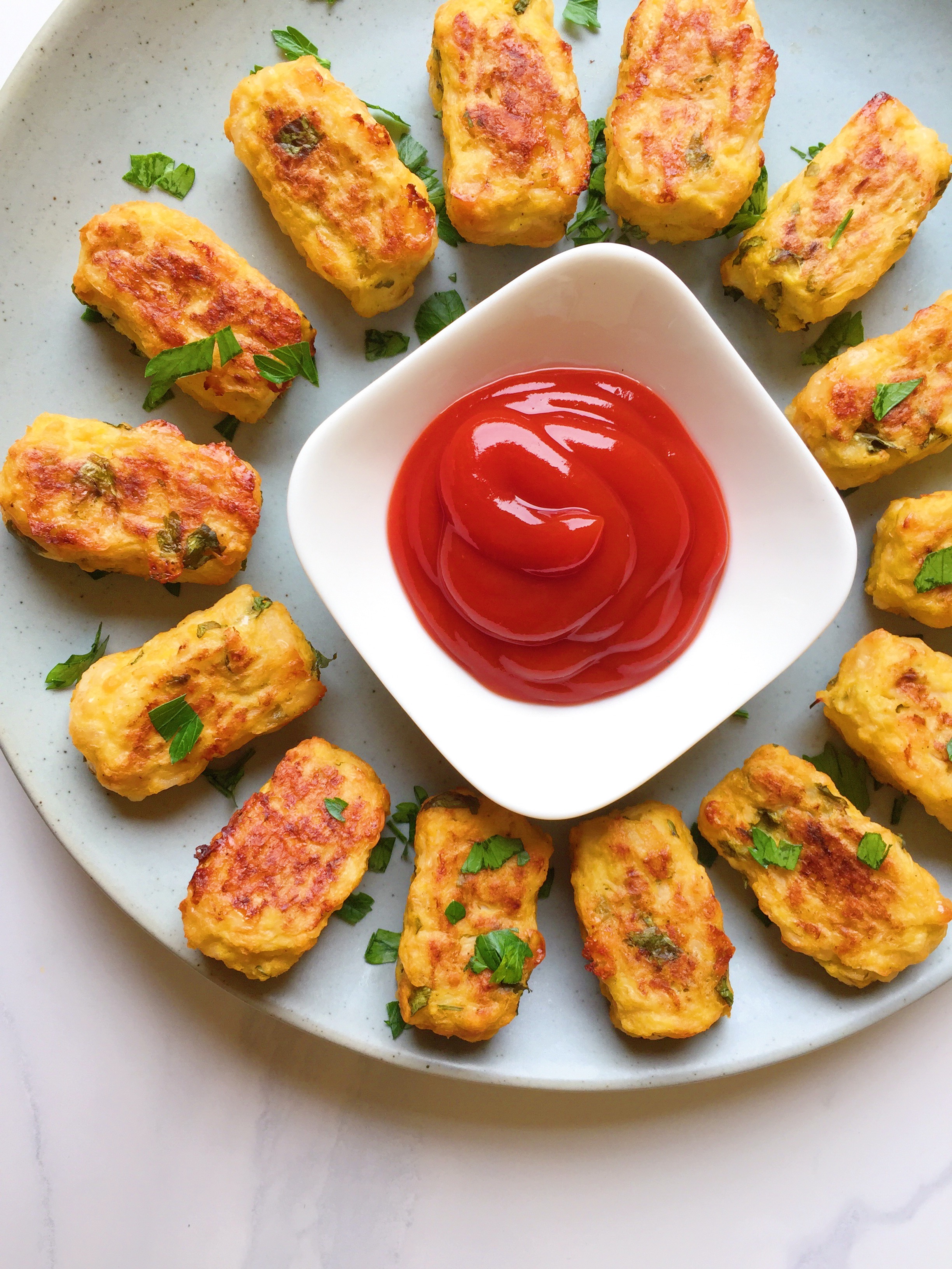 Baked Cheesy Cauliflower Tots