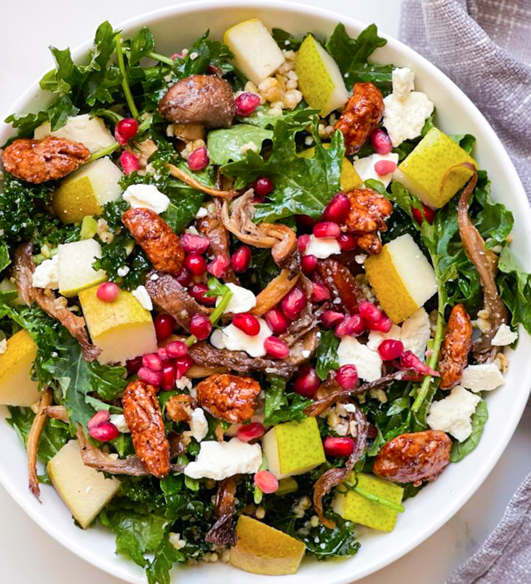 Kale, Pomegranate, Feta & Quinoa Holiday Salad!